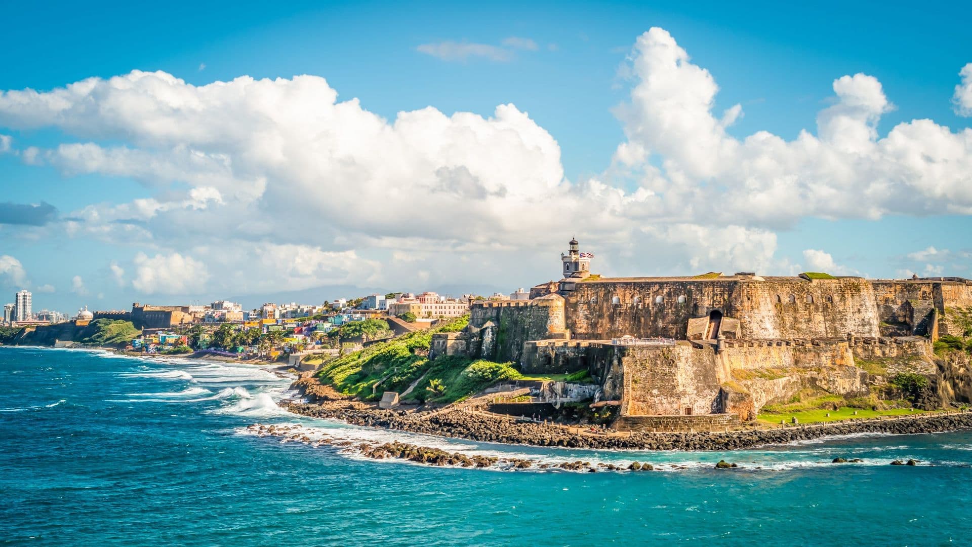 El Morro y el Viejo San Juan desde el mar